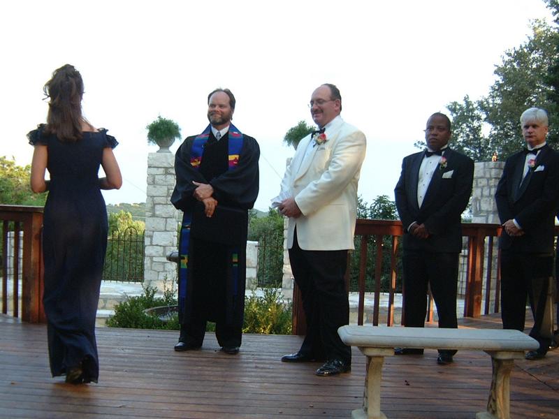 2003/10(Oct)/03(Urbik-Wedding)/800x600_2003-10-05 18-03-56.JPG